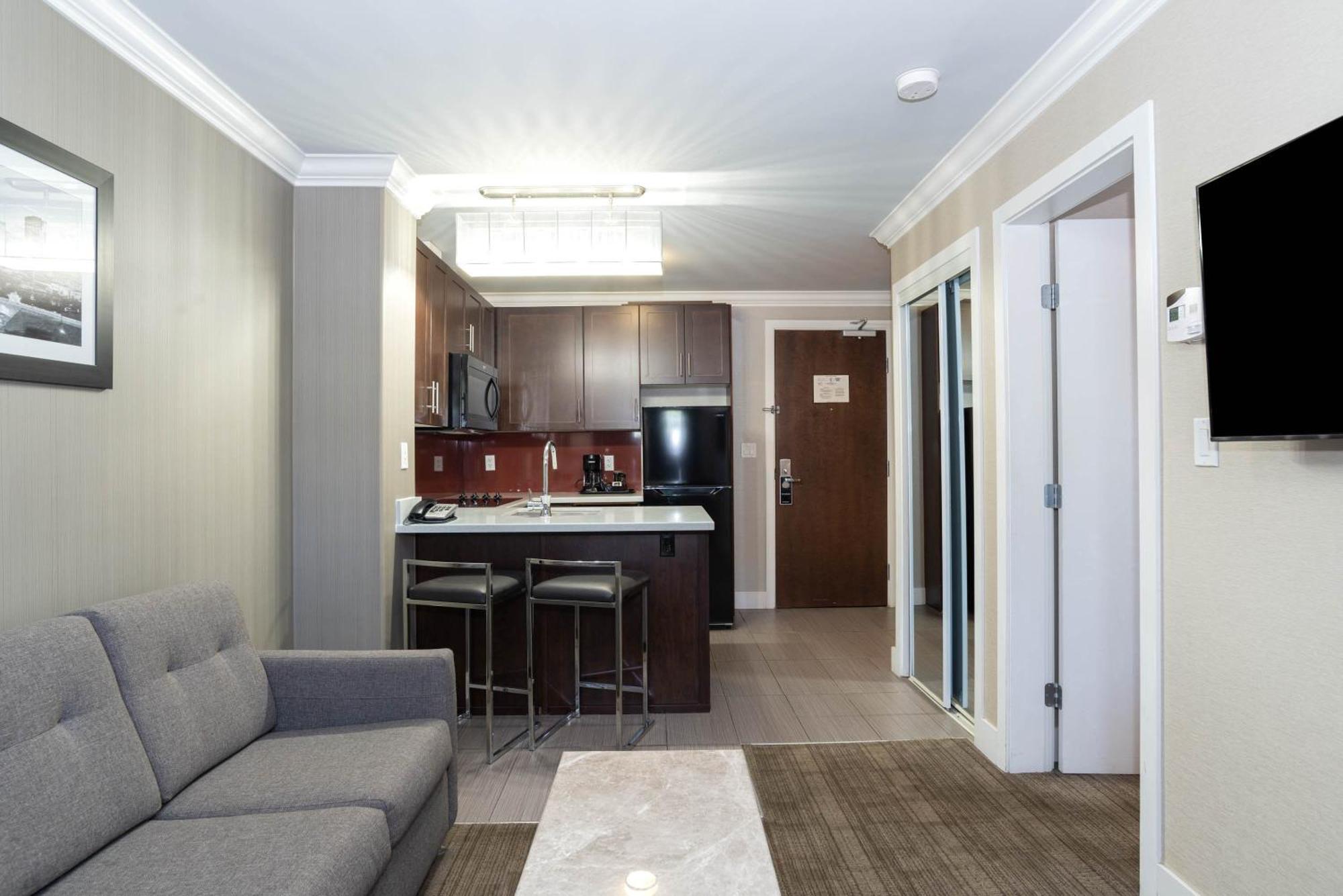 Sandman Hotel & Suites Calgary South YYC Exterior foto