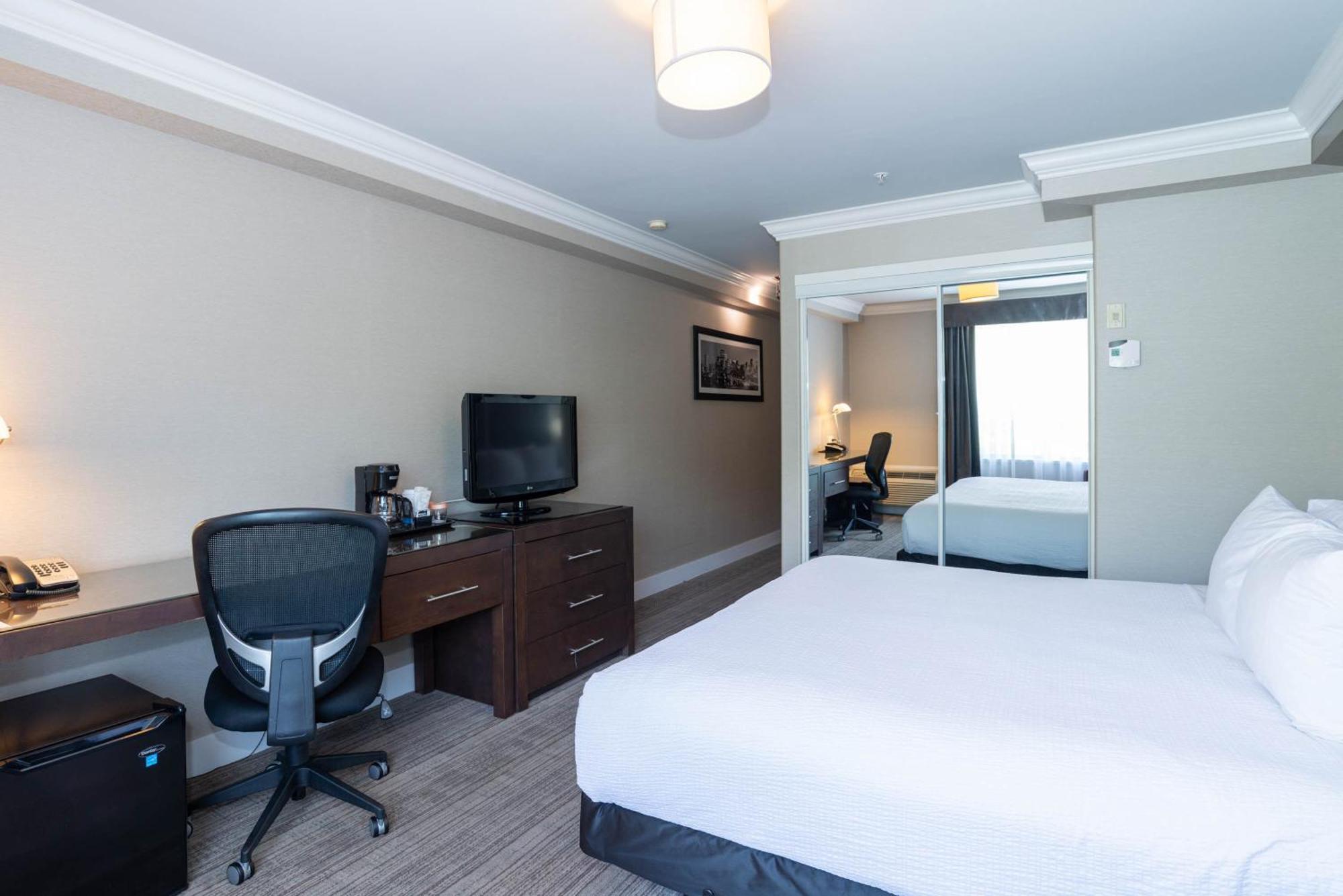 Sandman Hotel & Suites Calgary South YYC Exterior foto
